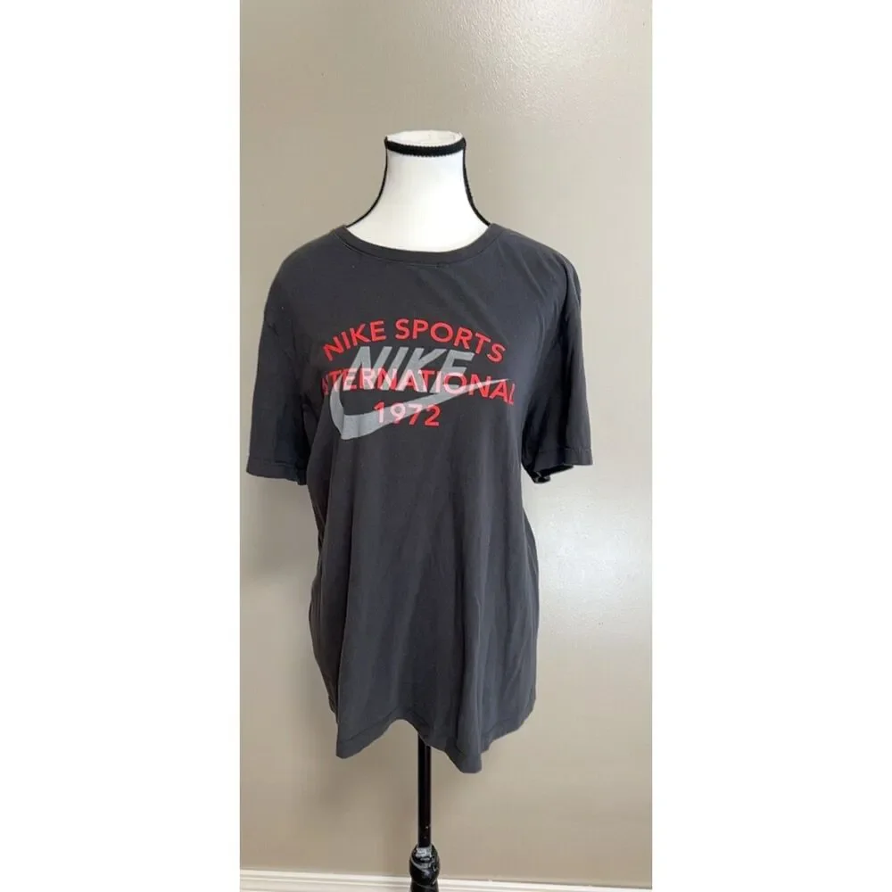 Vintage Nike Circa 72 Graphic T-Shirt. Size L.